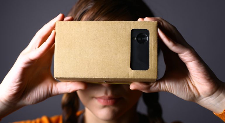 How to Check If Your Smartphone Supports Virtual Reality Headsets