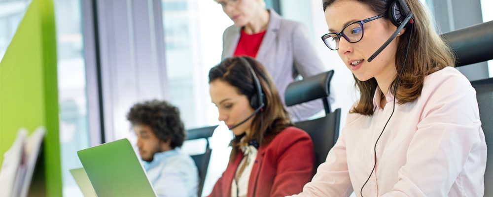 Help Desk vs Service Desk: What is the Difference?