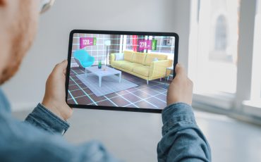 How AR and VR are Helping Ecommerce Industry in 2022