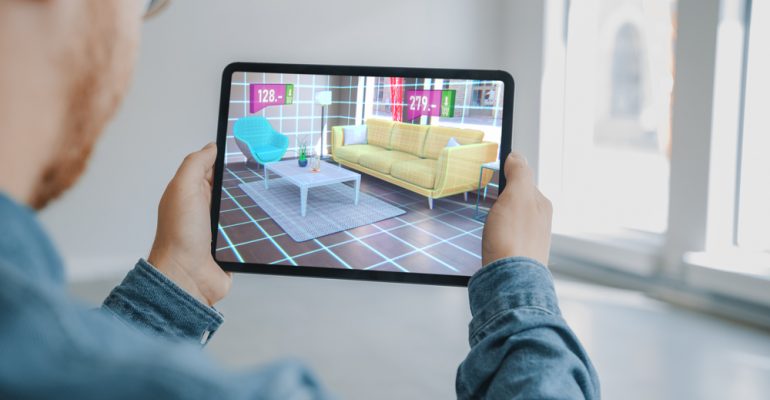 How AR and VR are Helping Ecommerce Industry in 2022