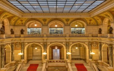 How AR VR Carries Museum Experiences to Next Level